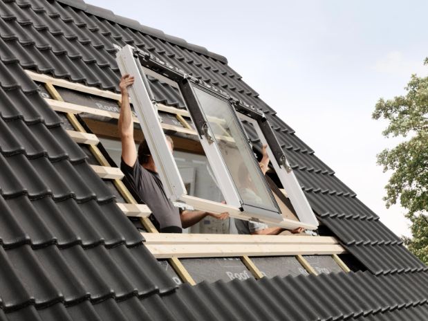 Pose et remplacement de Velux à Aulnay-sous-Bois (93600) - LW Couverture Père et Fils, Entreprise de couverture en Seine Saint Denis (93)